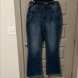 Flare Leg Jeans! Embroidered Pocket! Highrise Stretch Wide Leg Frayed Slits BOHO